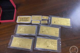 巴萨球迷印制登贝莱头像的假钞：配文“犹大”+面额负100元